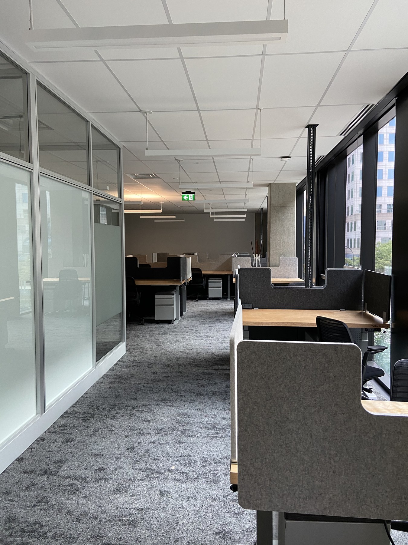 YVR14 / YVR21 (The Post) · Suspended ceiling and glazed office partitions
